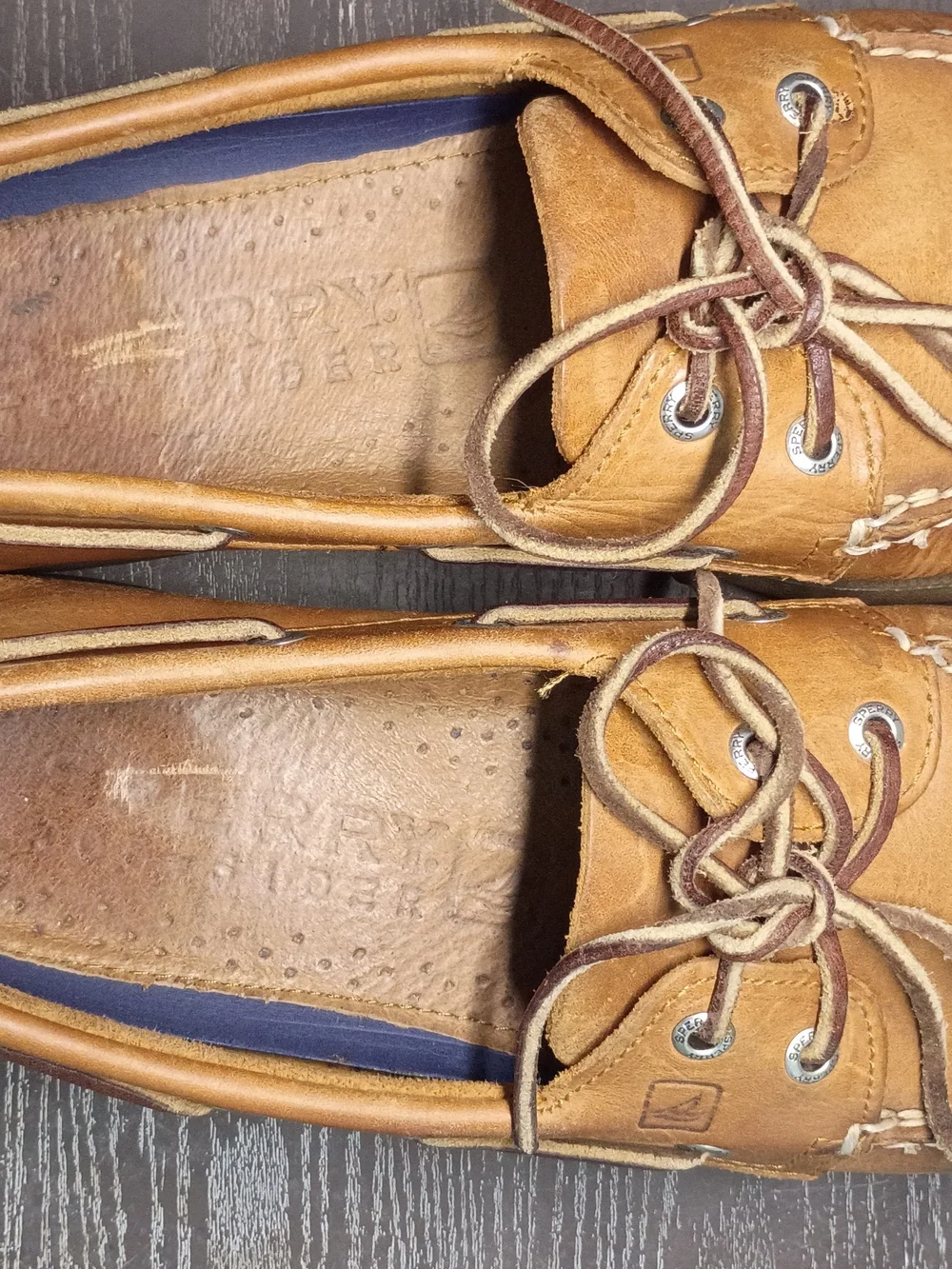 10 WIDE Sperry Men's Cognac Leather Boat Shoes with Laces. Worn A Few Times.
